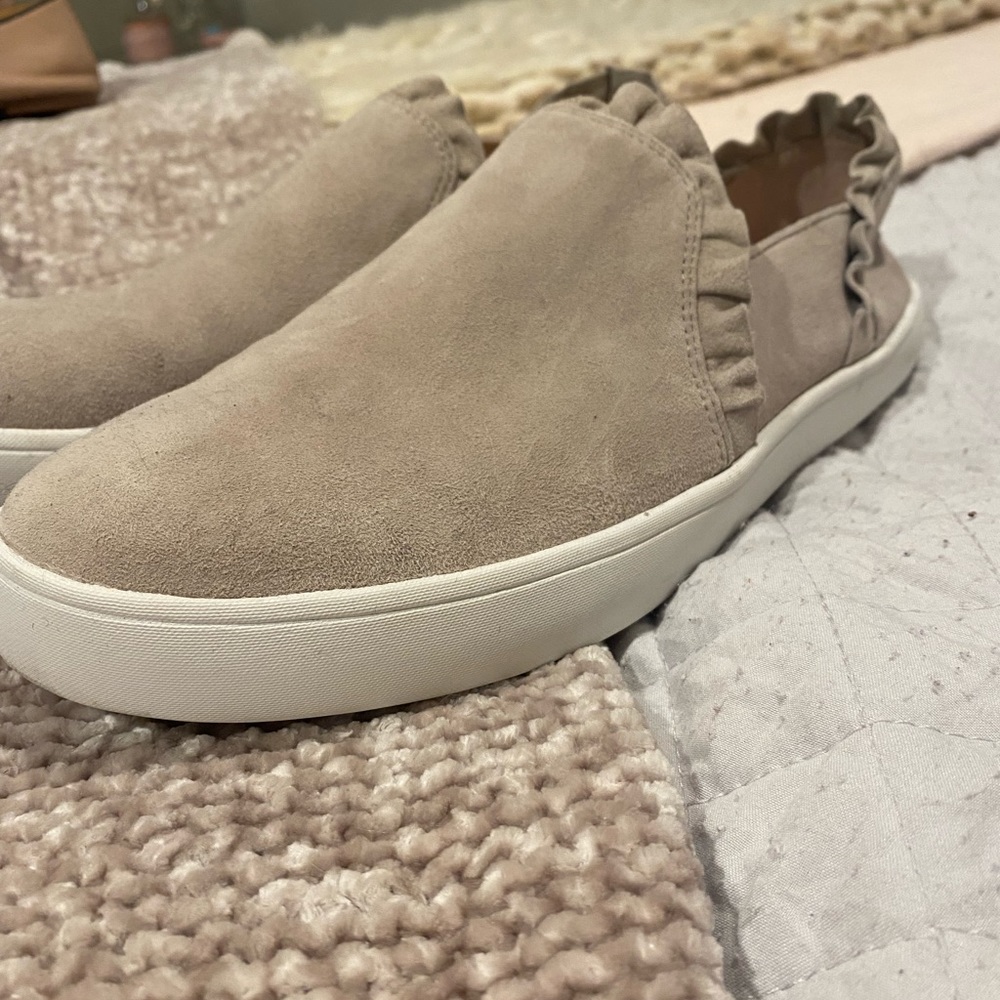 KATE SPADE ruffle sneakers